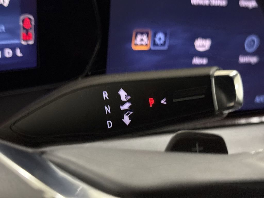 Used 2024 Chevrolet Traverse LT AWD/4WD image 17