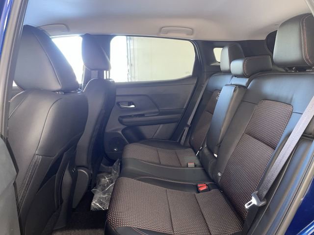 New 2026 Nissan Kicks SR w/ Cold Weather Package image 17