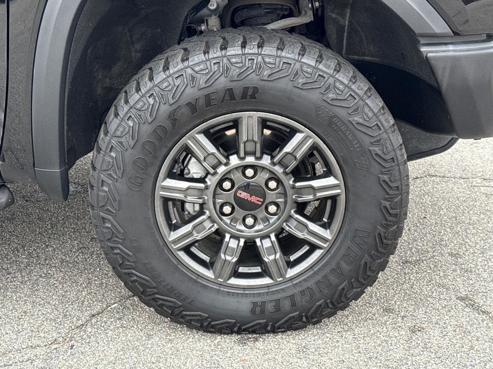 Used 2024 GMC Sierra 1500 AT4X image 10