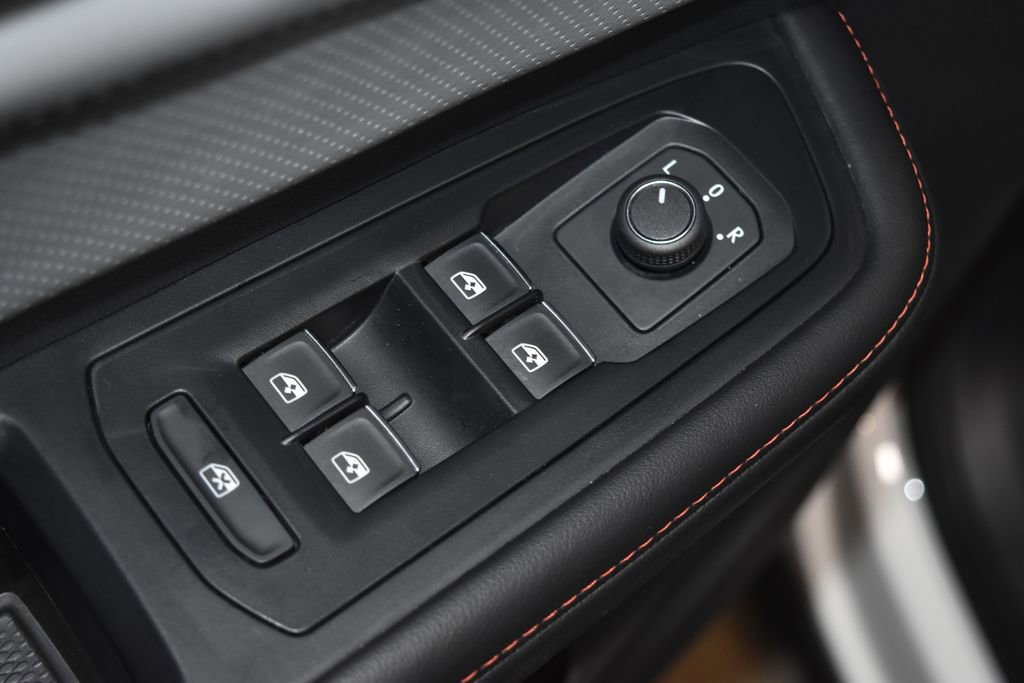 Certified 2025 Volkswagen Atlas Peak Edition SE image 5