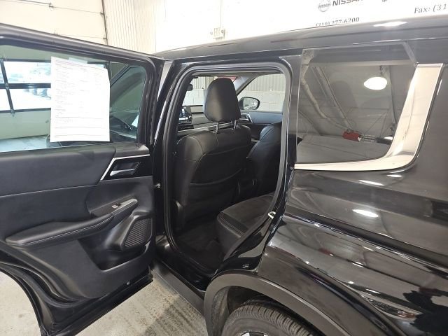 Used 2022 Mitsubishi Outlander SE image 12