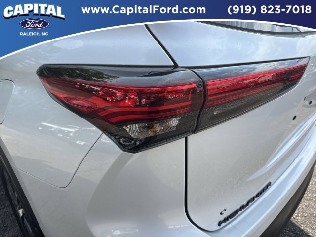 Used 2023 Toyota Highlander XLE AWD/4WD image 15
