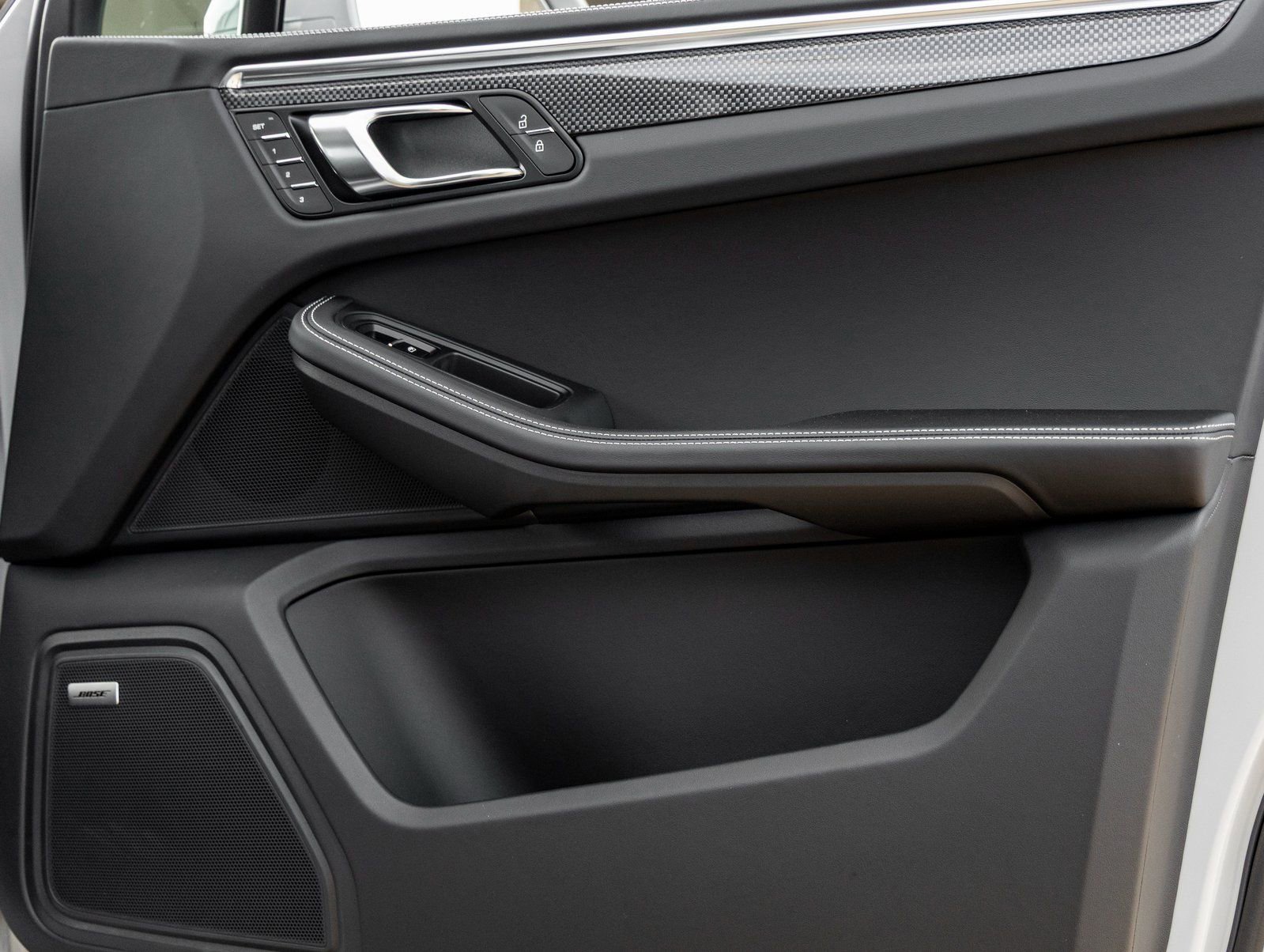 New 2026 Porsche Macan GTS AWD/4WD image 43