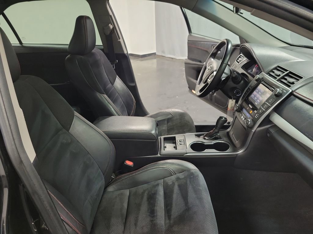 Used 2016 Toyota Camry XSE w/ Moonroof Package image 22