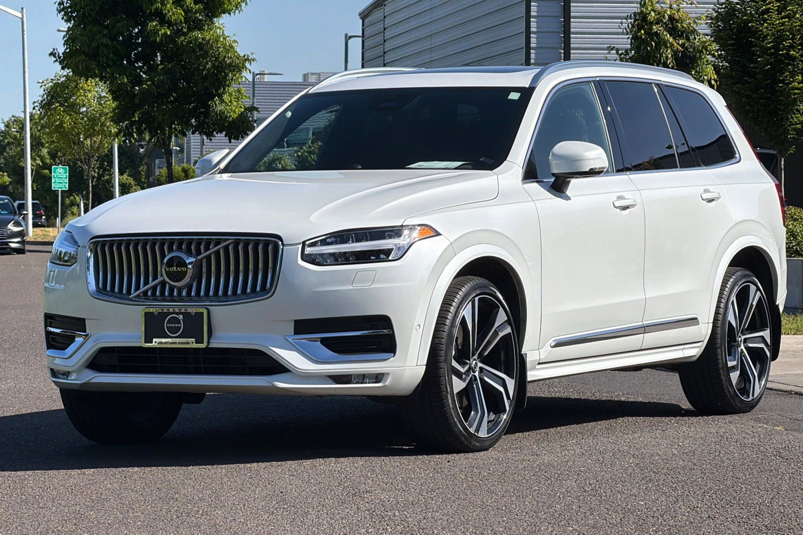 Used 2025 Volvo XC90 B6 Ultra w/ Lounge Package AWD/4WD image 7