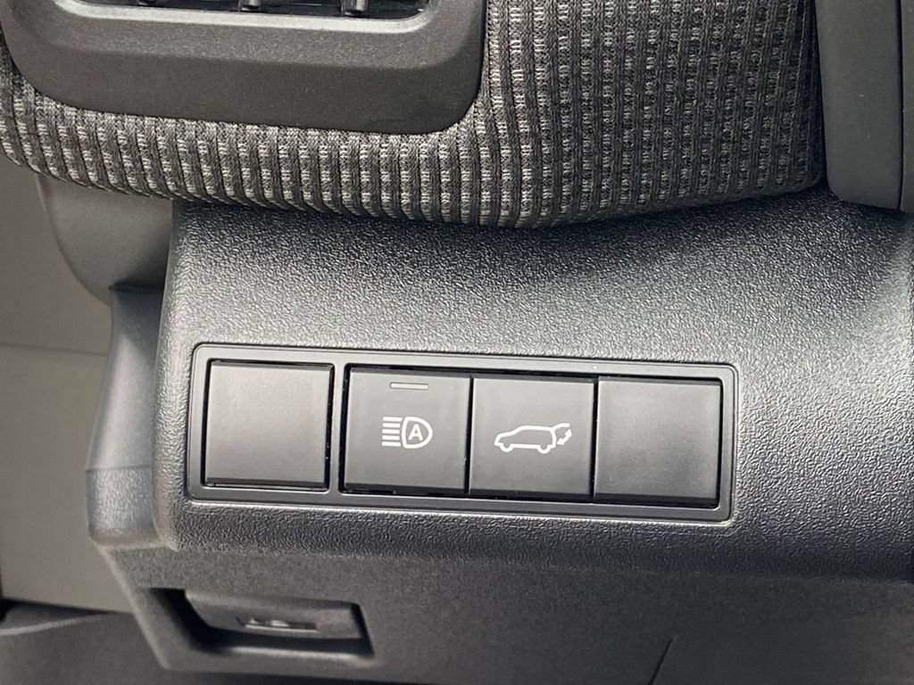 Used 2024 Toyota bZ4X AWD image 29