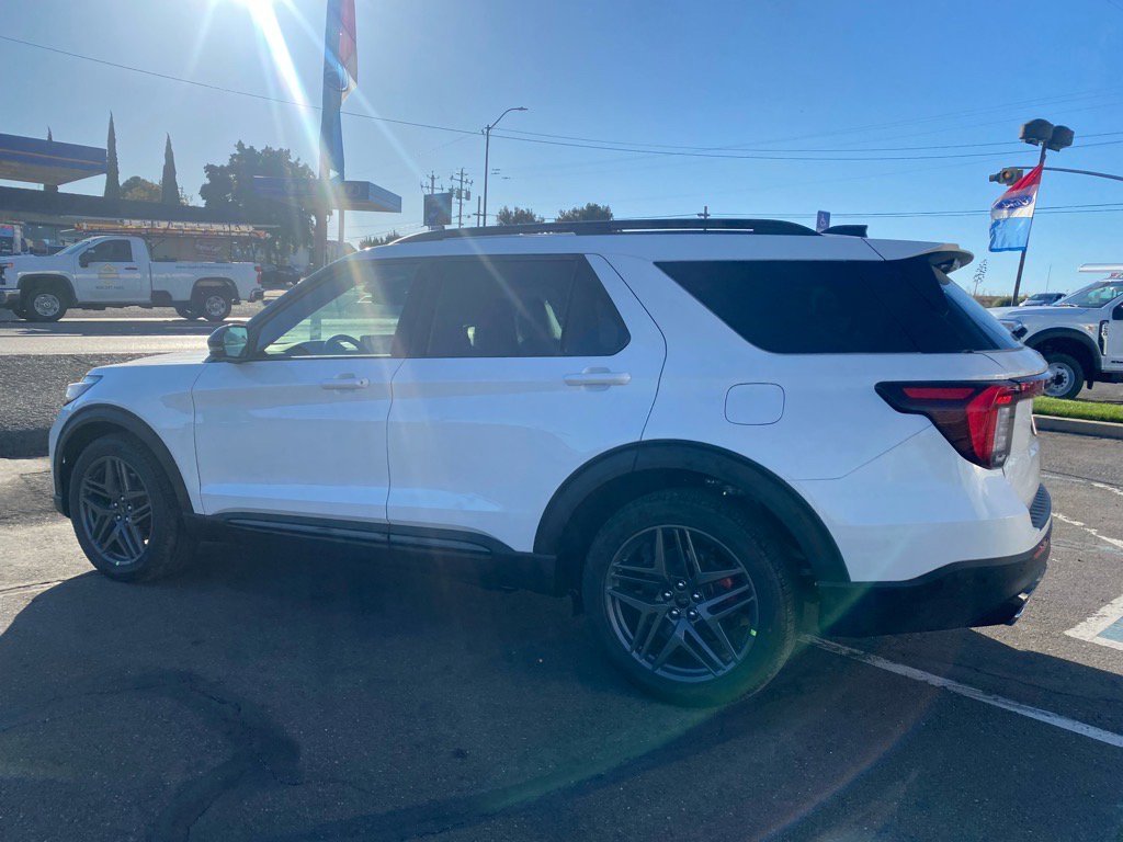 New 2025 Ford Explorer ST image 4
