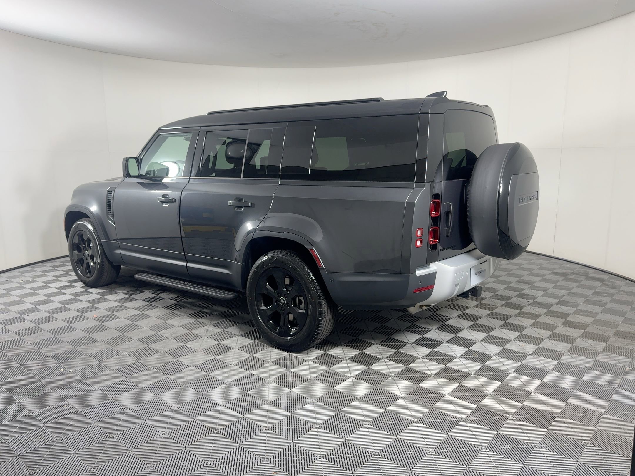 New 2025 Land Rover Defender 130 S image 3