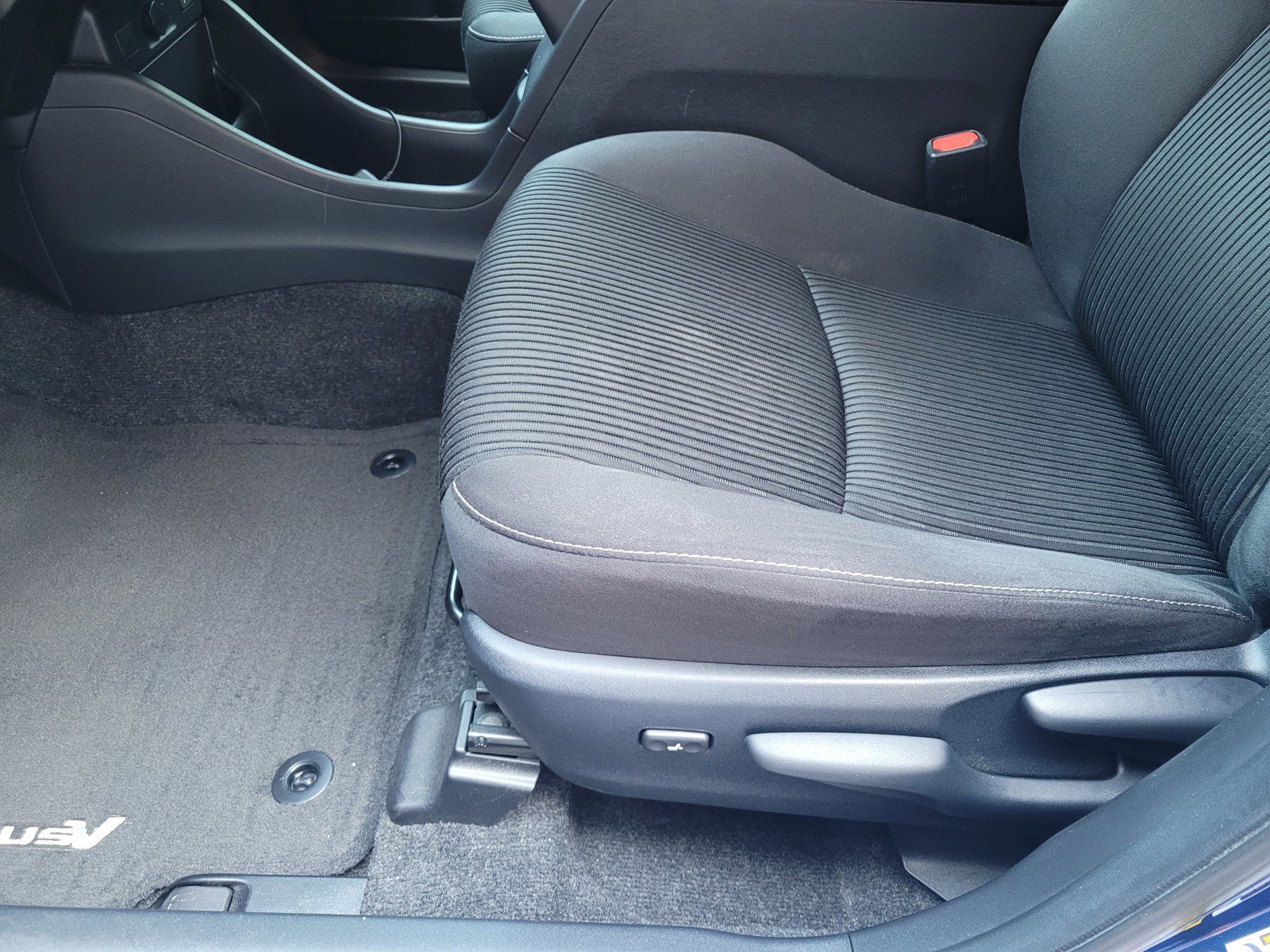 Used 2015 Toyota Prius V Three FWD image 23