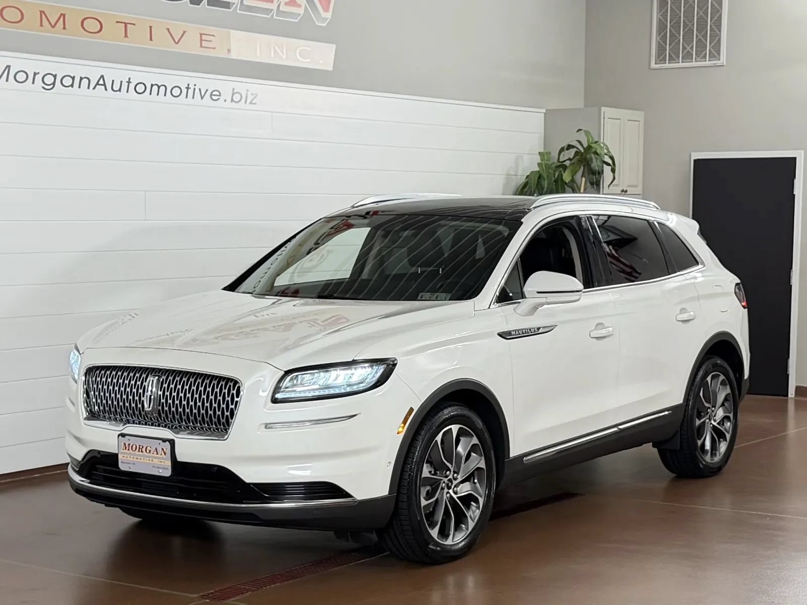 Used 2022 Lincoln Nautilus Reserve w/ Equipment Group 201A AWD/4WD image 7