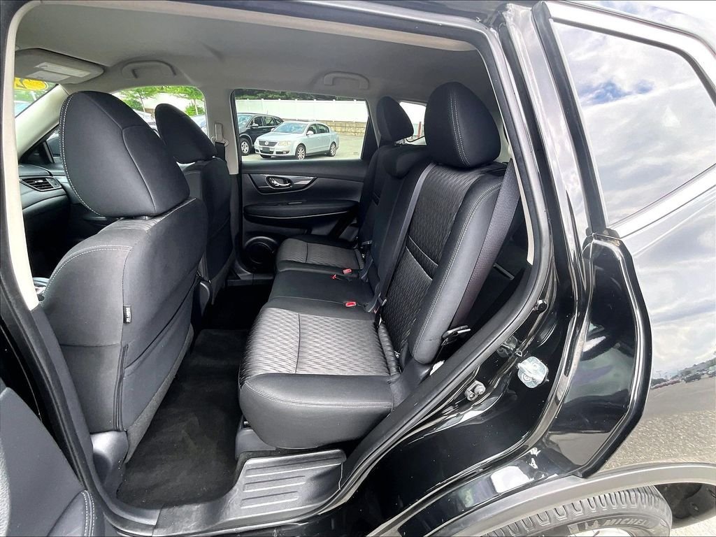 Used 2019 Nissan Rogue SV AWD/4WD image 15