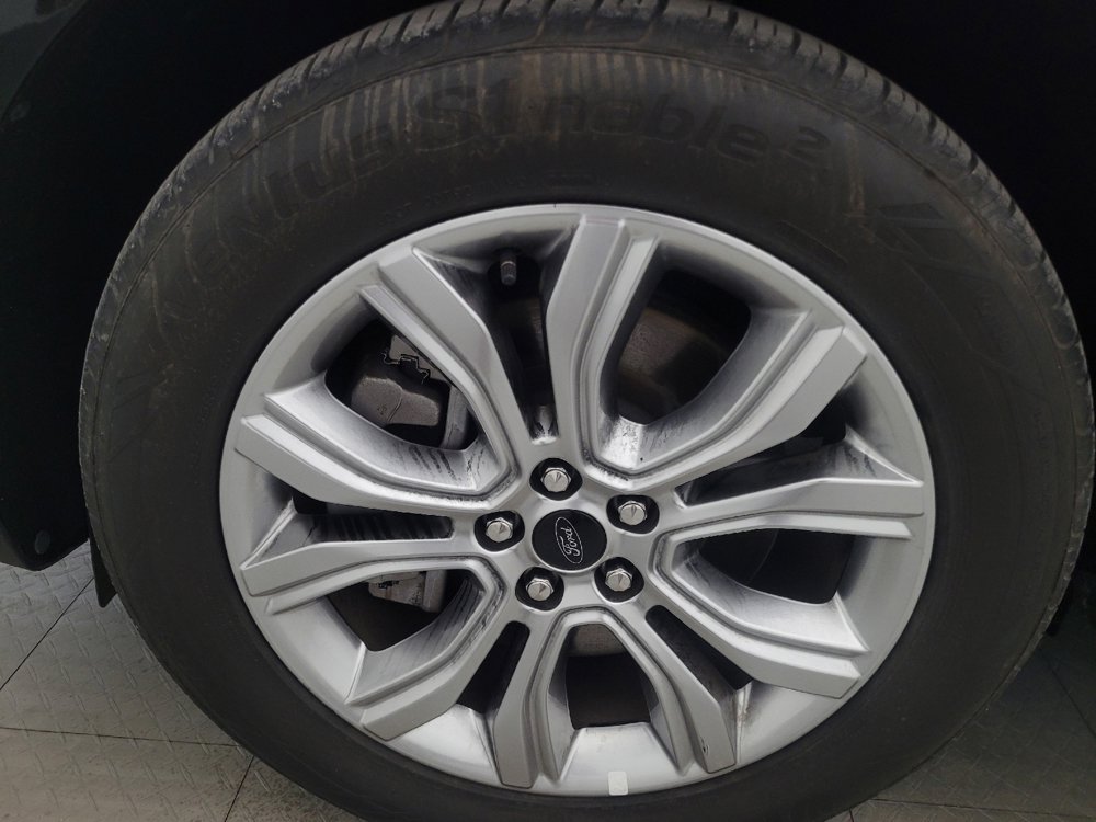 Used 2024 Ford Edge Titanium image 31