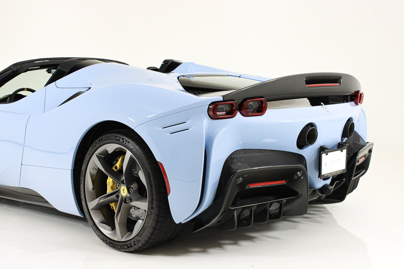 Certified 2024 Ferrari SF90 Spider AWD/4WD image 9