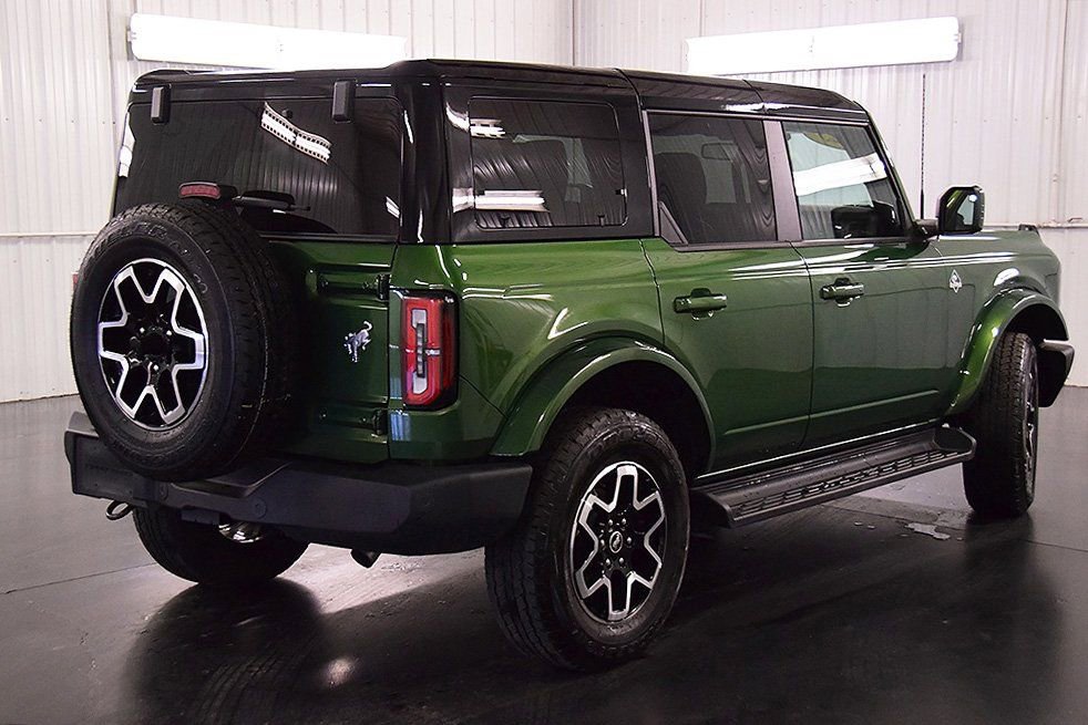 Used 2025 Ford Bronco Outer Banks image 7