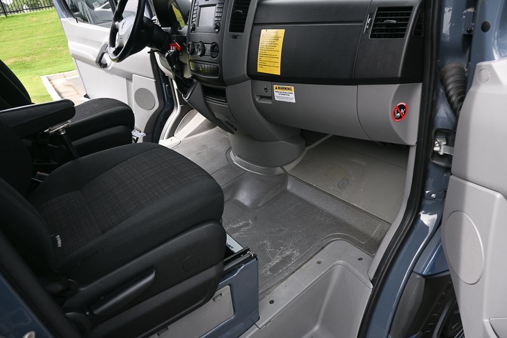 Used 2018 Mercedes-Benz Sprinter 2500 image 16