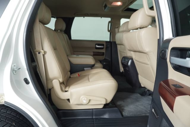 Used 2015 Toyota Sequoia Platinum RWD image 40