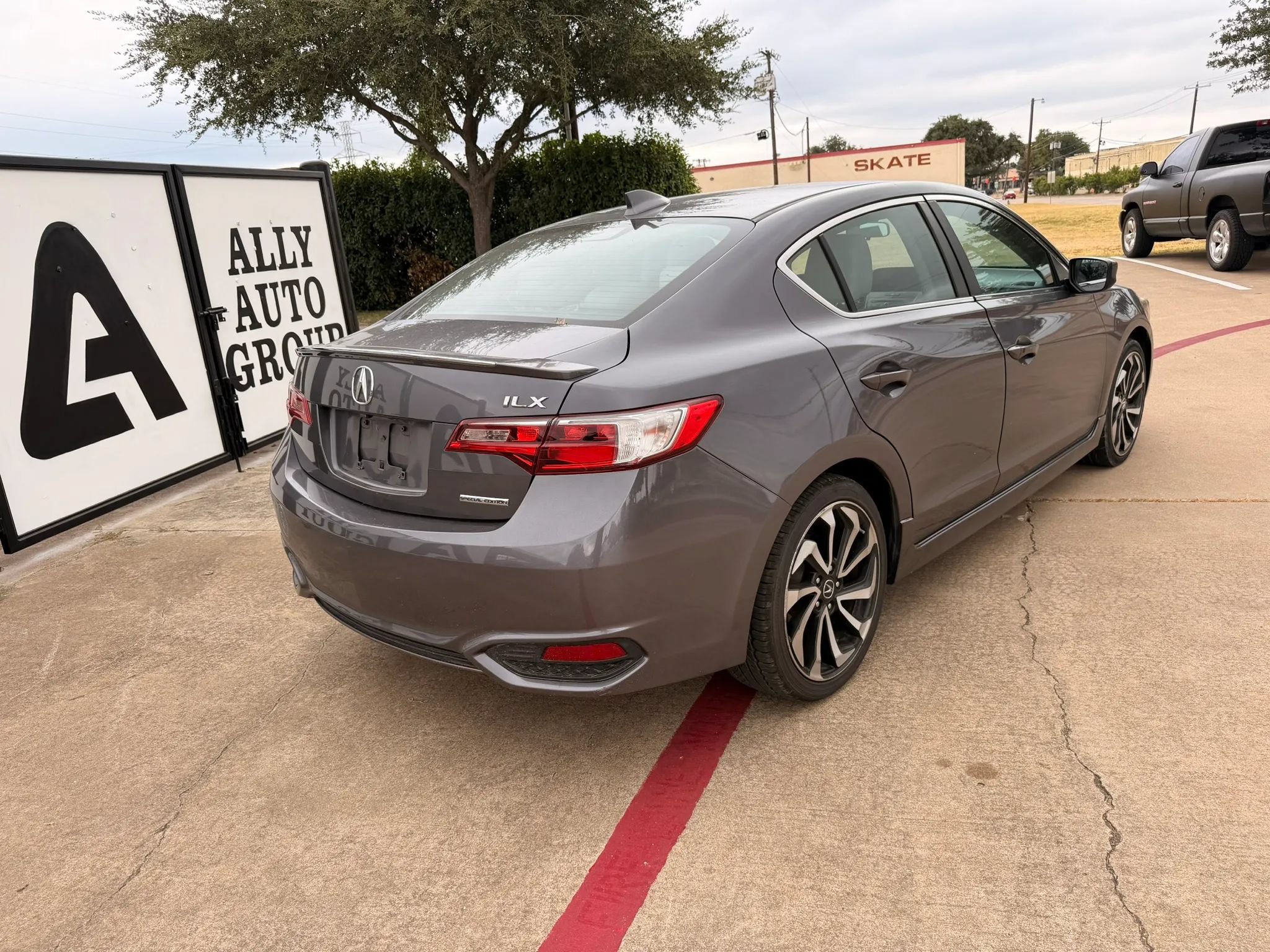 Used 2018 Acura ILX w/ Special Edition Package FWD image 5