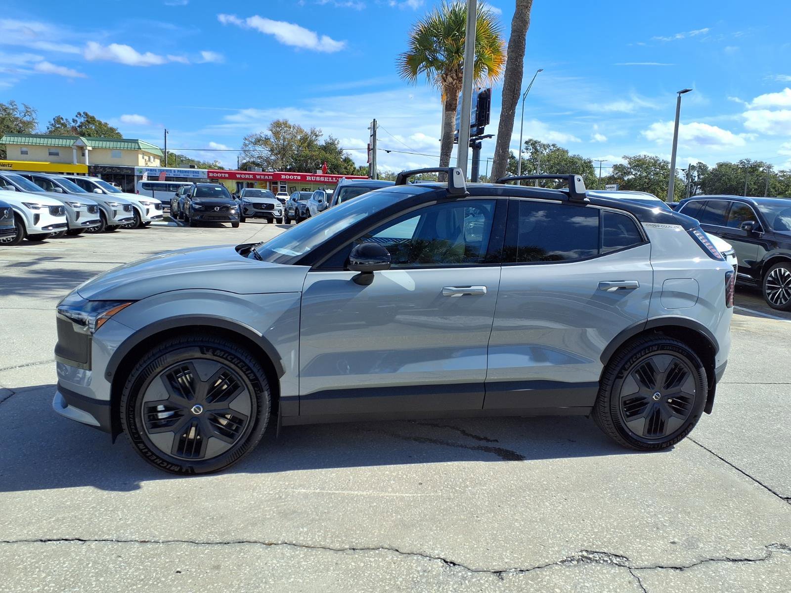 New 2026 Volvo EX30 Cross Country Ultra image 4