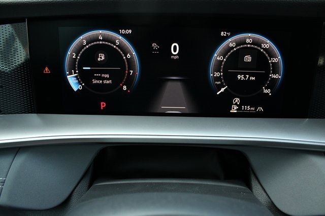 New 2025 Volkswagen Tiguan SE R-Line image 13