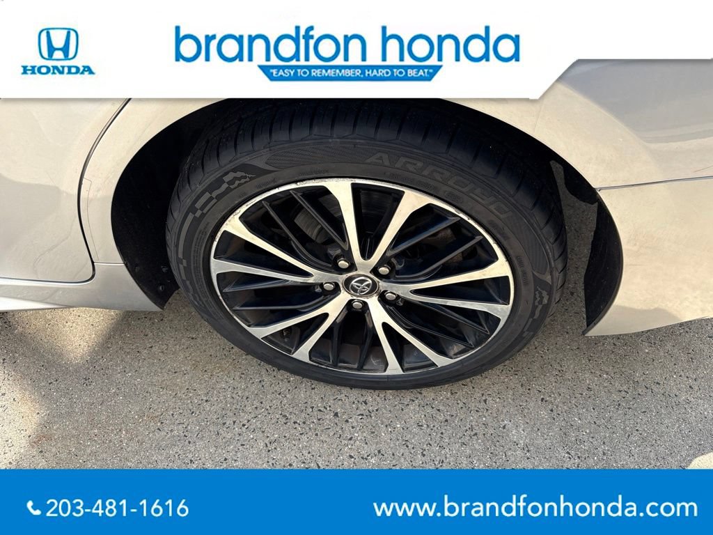 Used 2020 Toyota Camry SE FWD image 31
