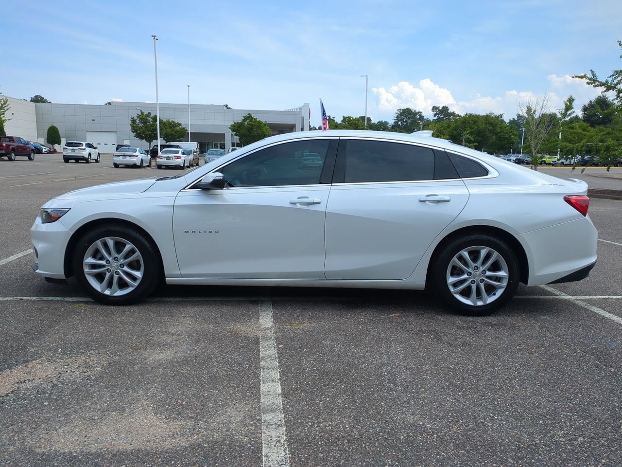 Used 2018 Chevrolet Malibu LT FWD image 7