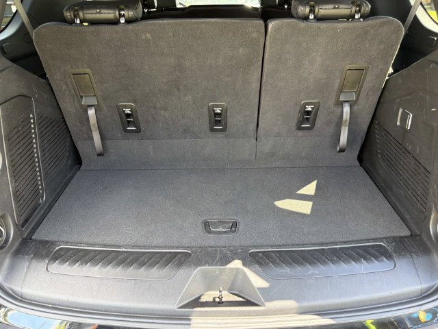 Used 2025 Chevrolet Tahoe LT RWD image 29