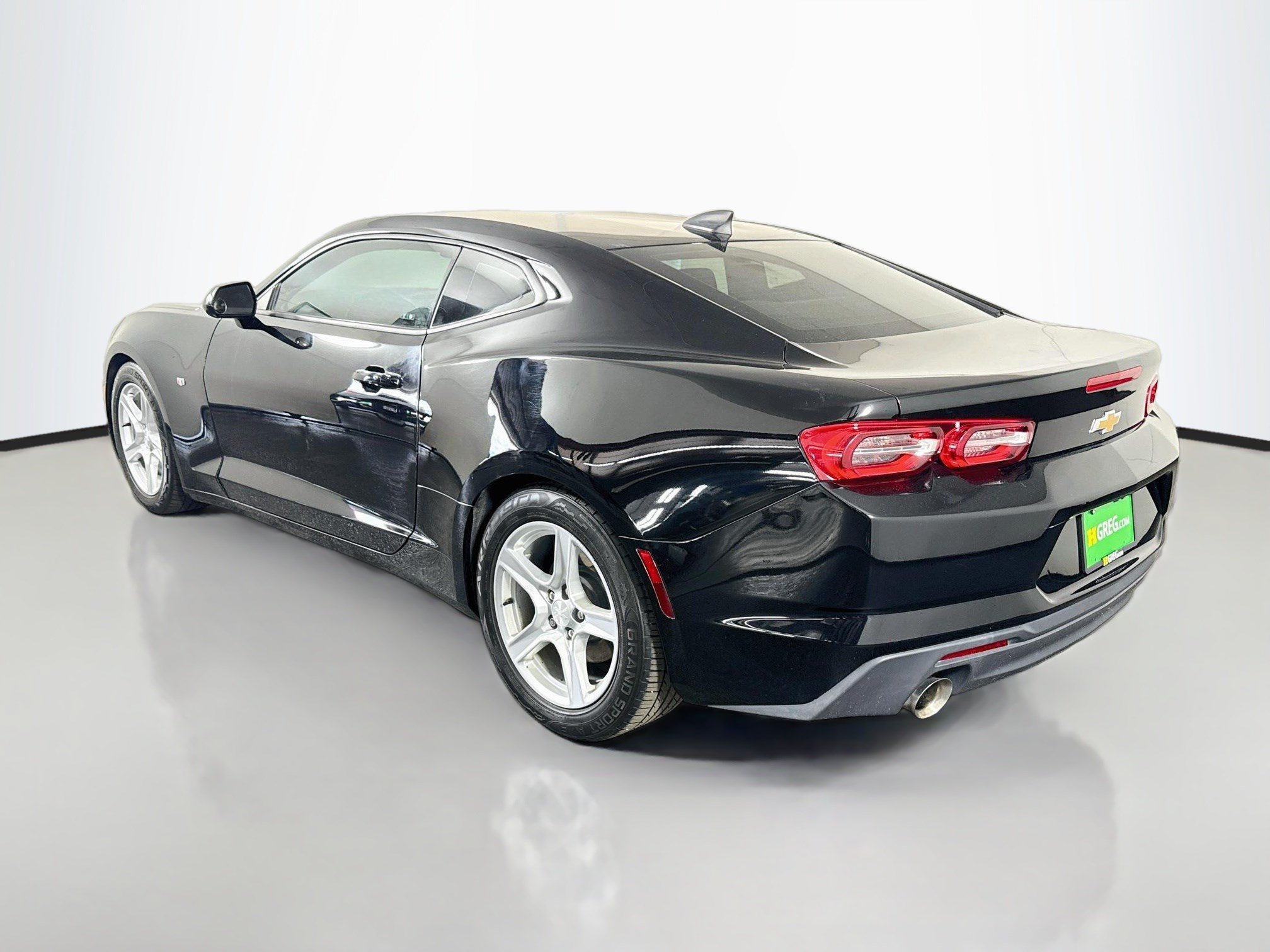 Used 2020 Chevrolet Camaro LT w/ Technology Package RWD image 7