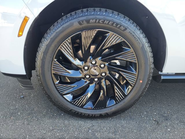 New 2026 Lincoln Navigator Reserve w/ Jet Appearance Package AWD/4WD image 12