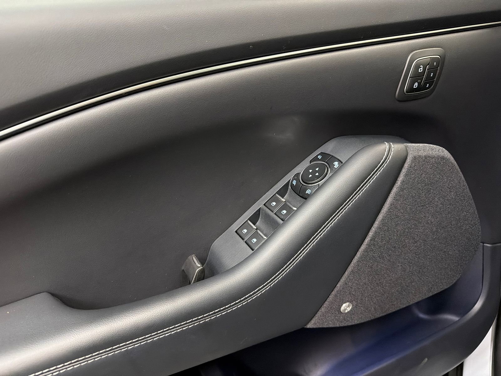 Used 2023 Ford Mustang Mach-E Premium image 32