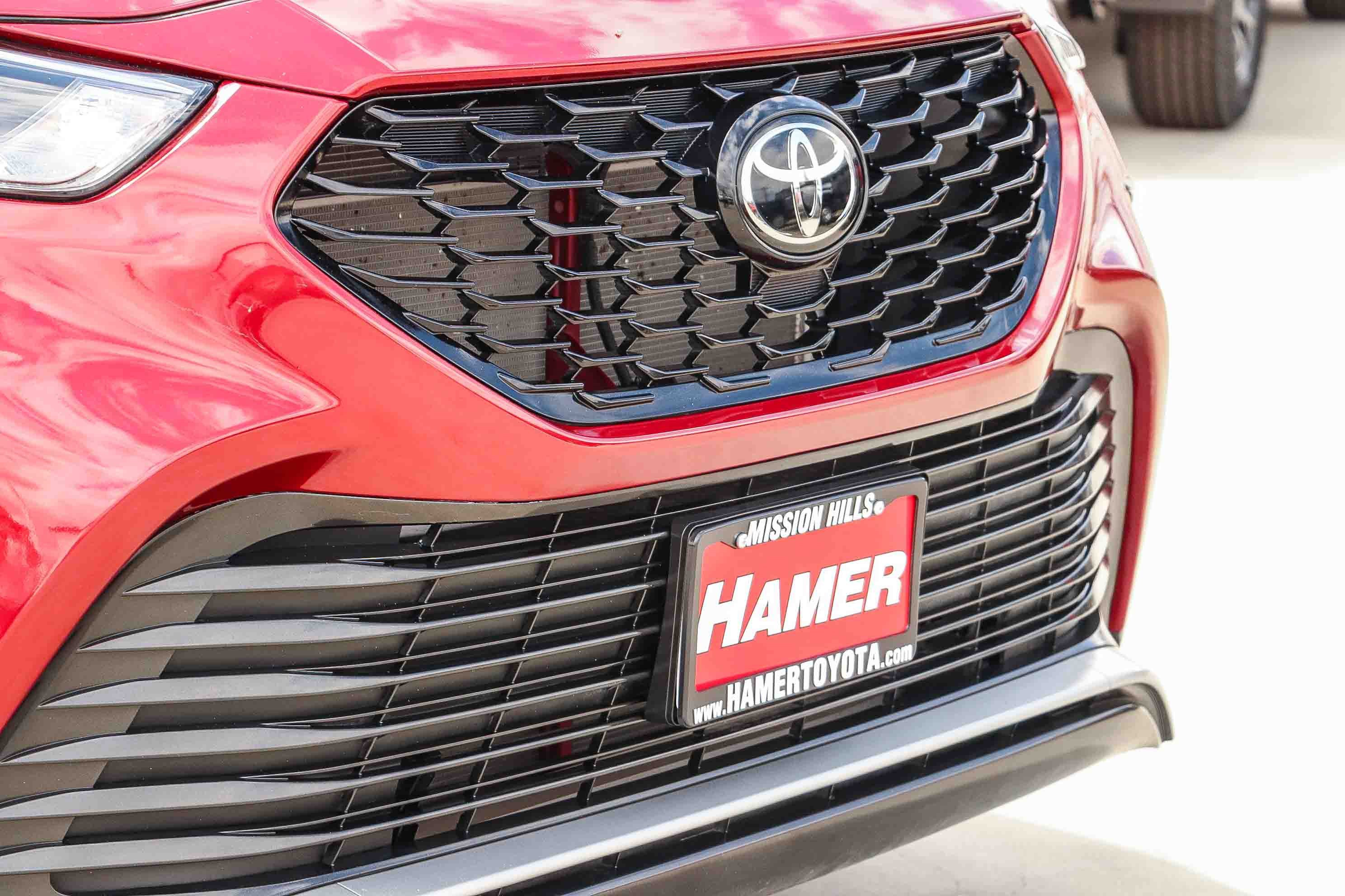 Certified 2024 Toyota Highlander XSE FWD image 9