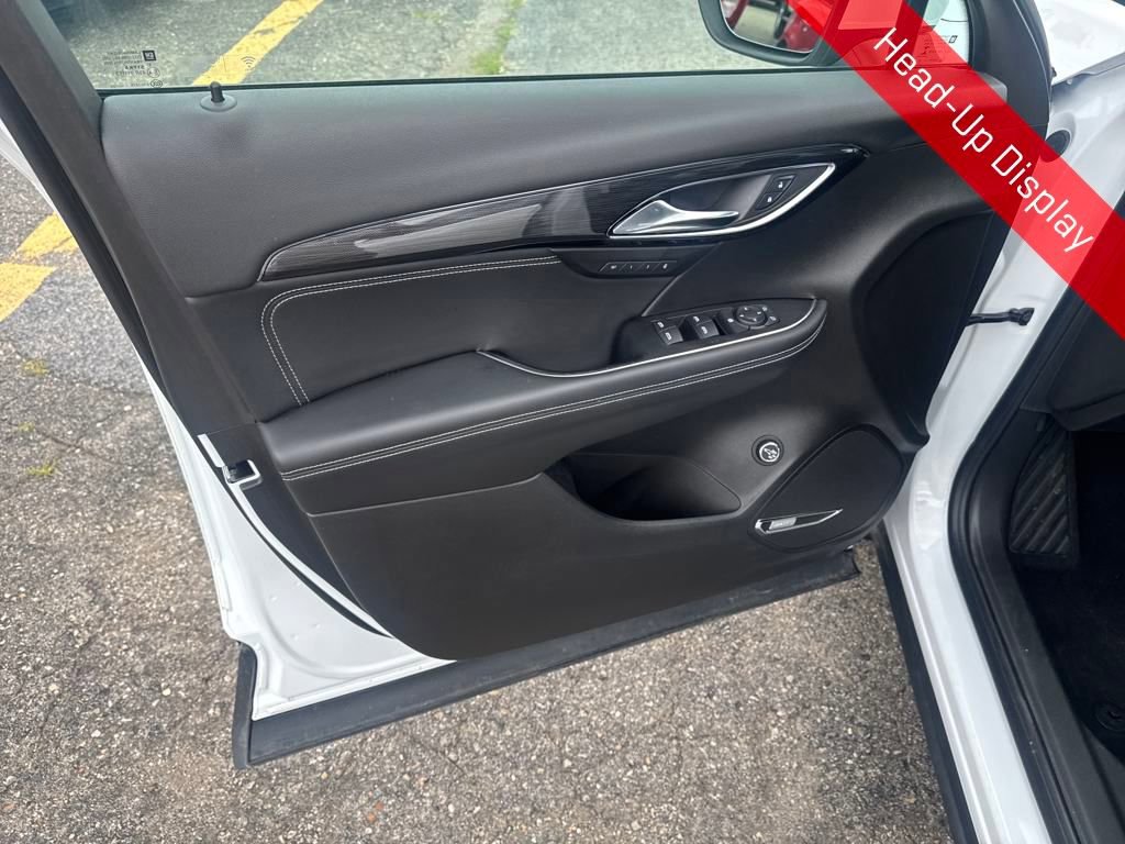 Used 2022 Buick Envision Essence w/ Technology Package I image 12