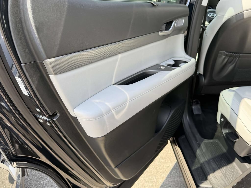 Certified 2024 Hyundai Palisade SEL w/ Premium Package AWD/4WD image 12