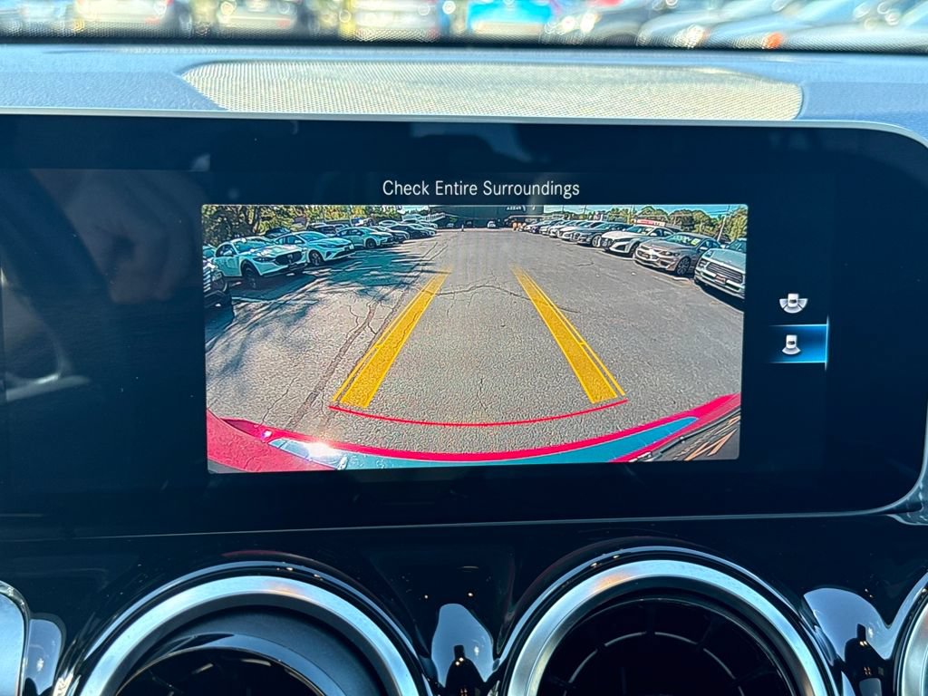Used 2021 Mercedes-Benz GLB 250 4MATIC image 35