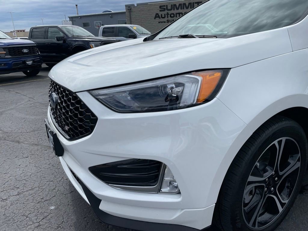 Used 2023 Ford Edge ST w/ Cargo Accessory Package AWD/4WD image 25
