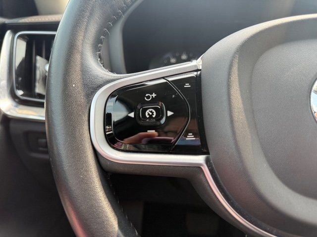 Used 2021 Volvo S60 T8 Inscription image 15