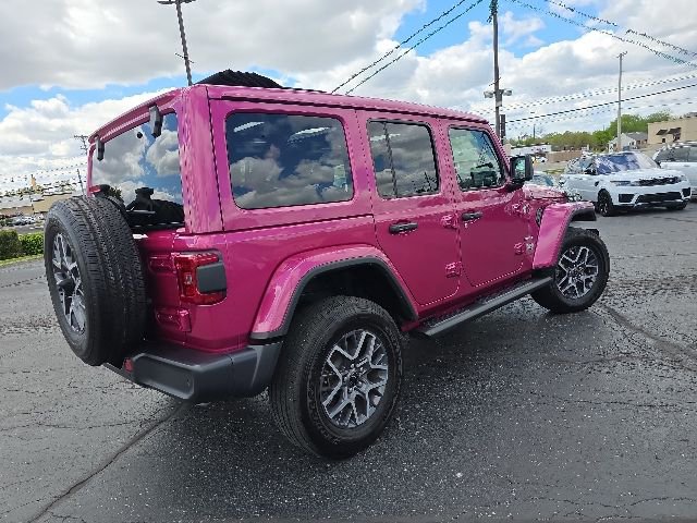 Used 2024 Jeep Wrangler Unlimited Sahara w/ Technology Group AWD/4WD image 9