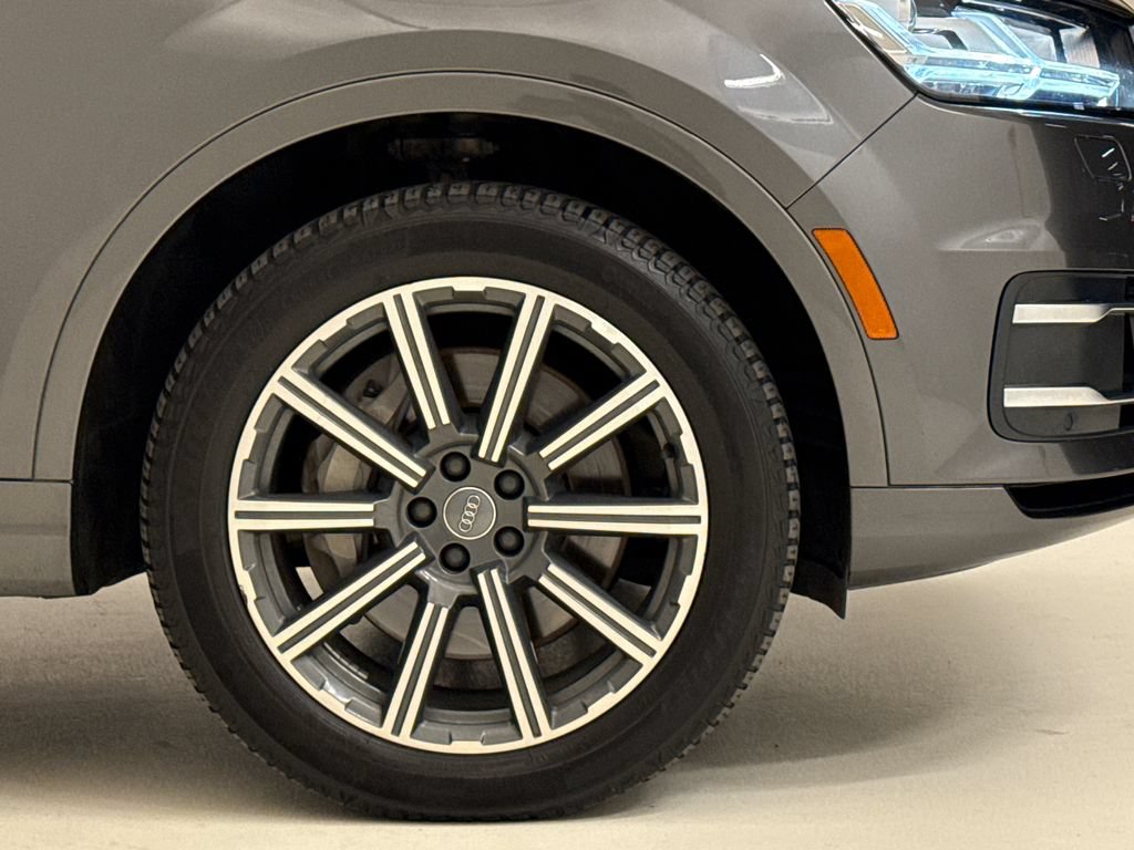 Used 2019 Audi Q7 3.0T Premium Plus w/ Premium Plus Package AWD/4WD image 6