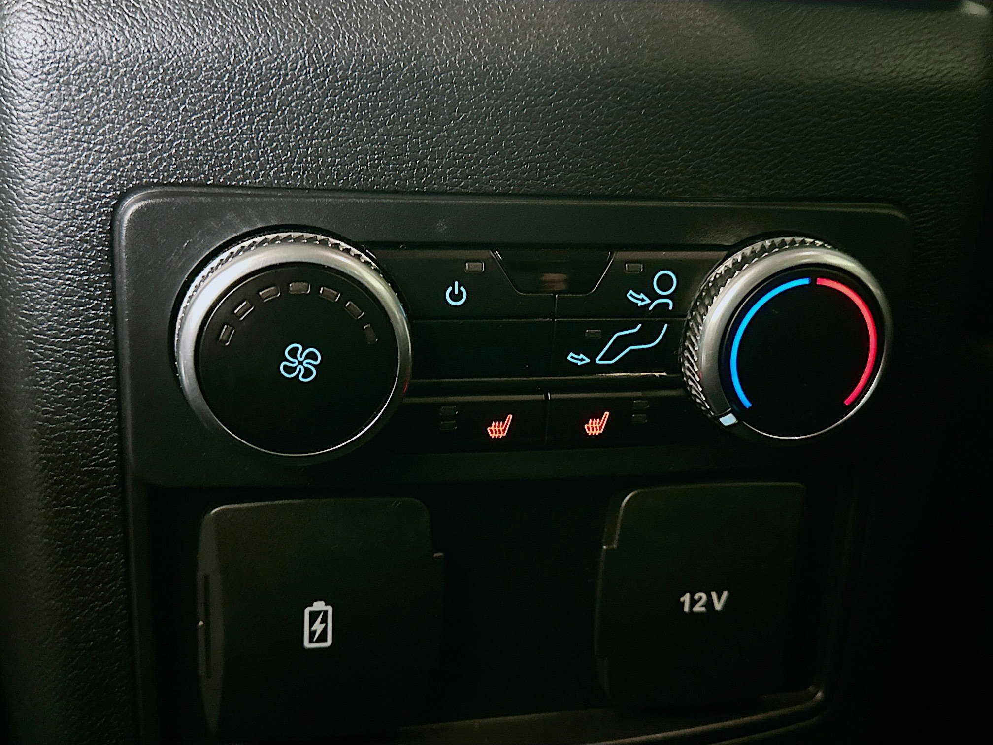 Used 2024 Ford Explorer Limited image 28