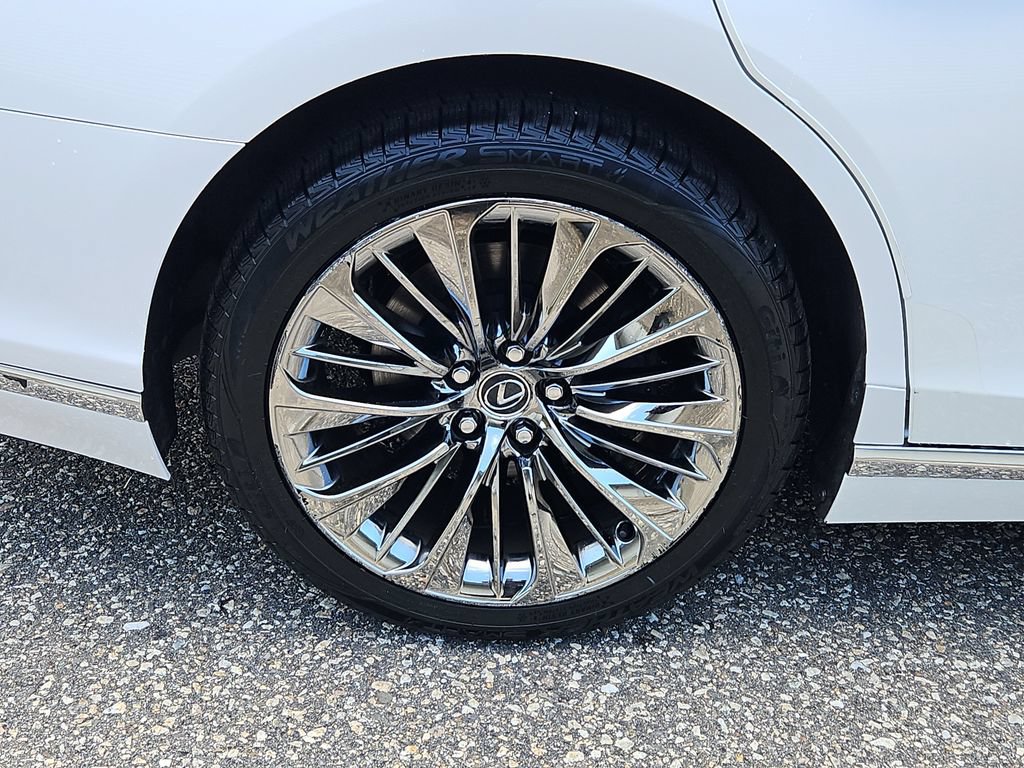 Used 2023 Lexus LS 500 AWD w/ Interior Upgrade Package image 9