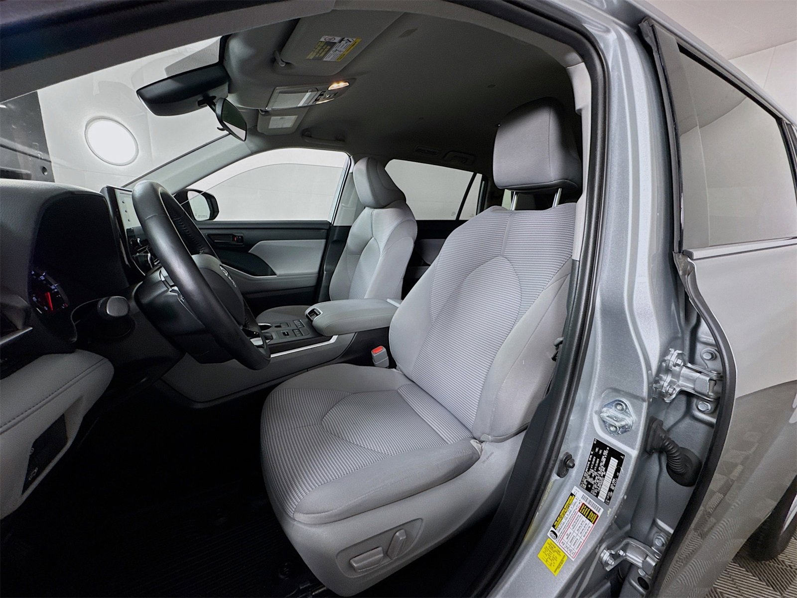 Certified 2021 Toyota Highlander LE image 13