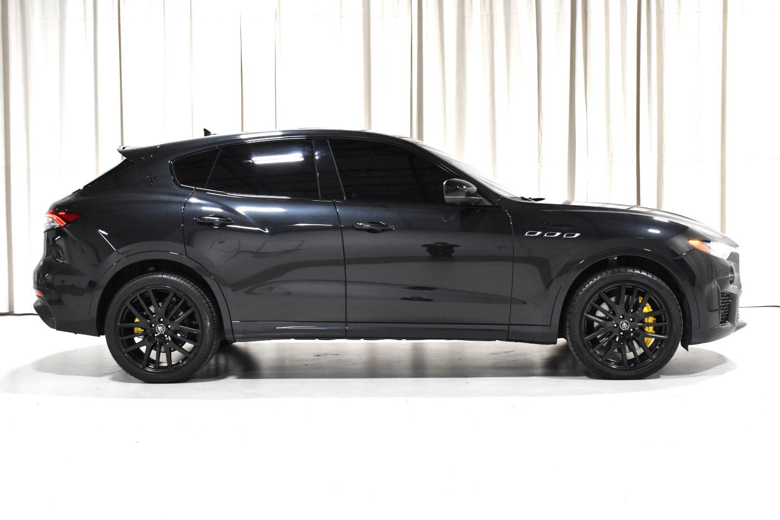 Used 2023 Maserati Levante Modena AWD/4WD image 4