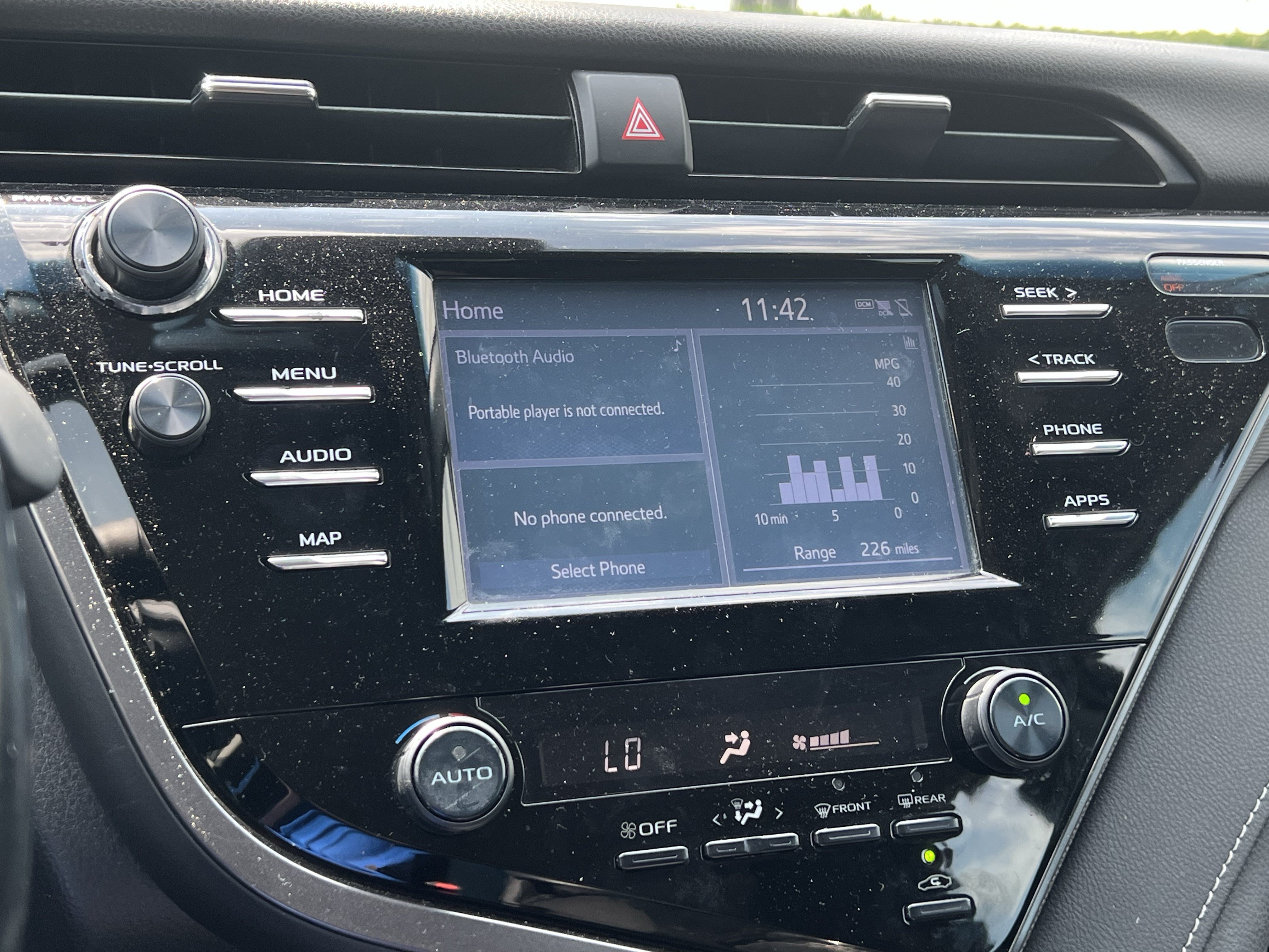 Used 2019 Toyota Camry SE FWD image 25
