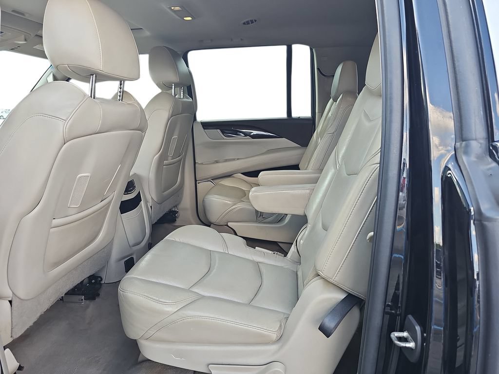 Used 2017 Cadillac Escalade ESV Luxury RWD image 14