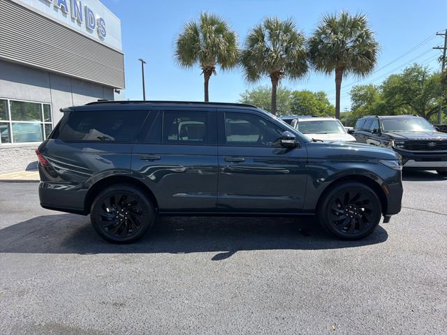 Used 2025 Lincoln Navigator Reserve w/ Jet Appearance Package AWD/4WD image 9