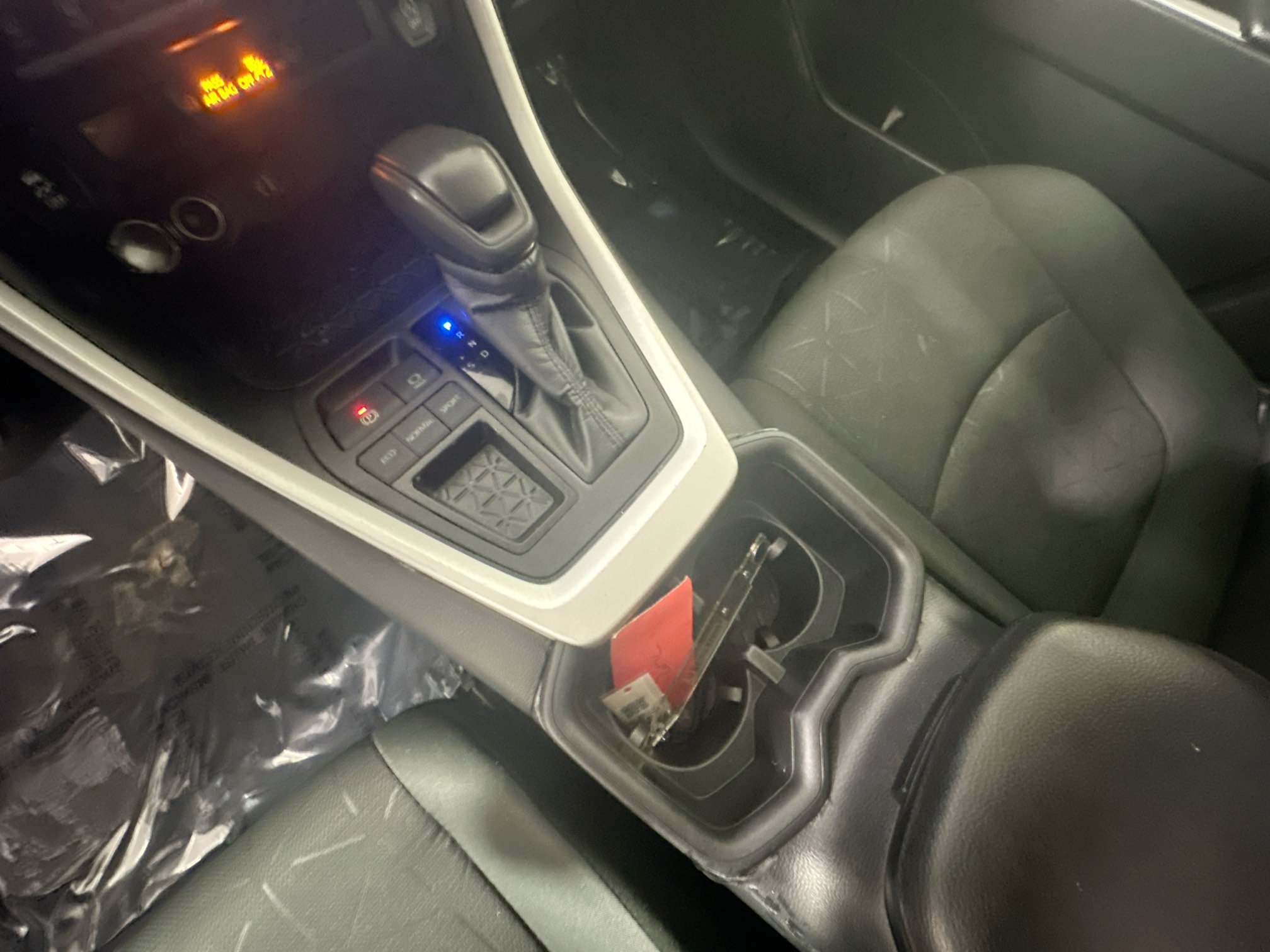 Used 2024 Toyota RAV4 XLE FWD image 22