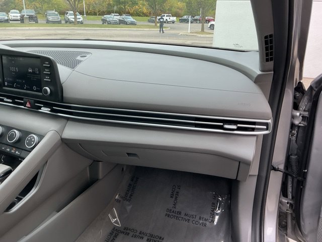 Certified 2024 Hyundai Elantra SE FWD image 37
