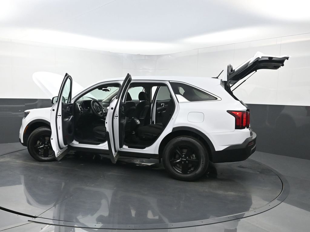 Used 2022 Kia Sorento LX image 36
