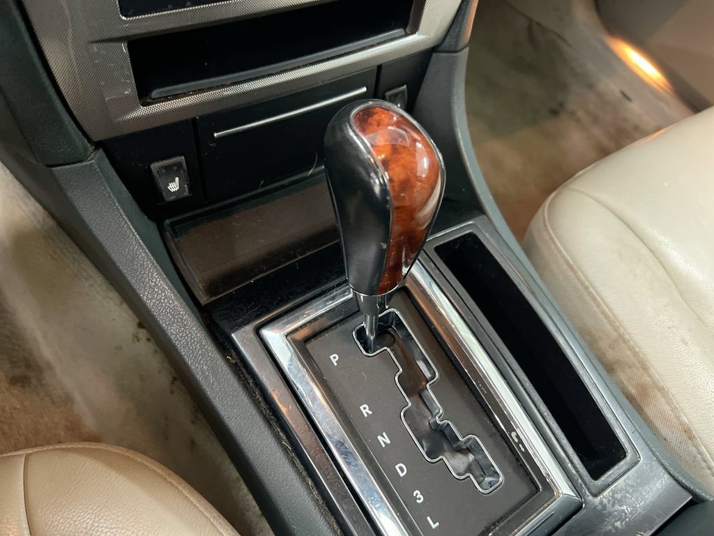 Used 2005 Chrysler 300 Touring RWD image 16