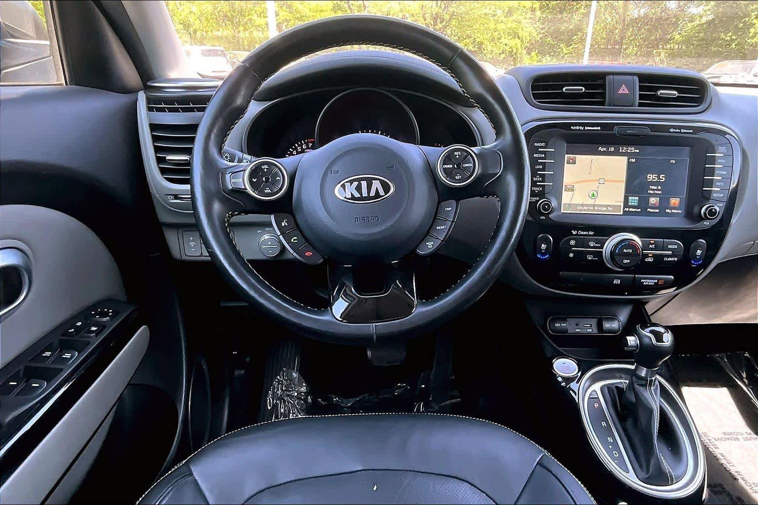 Used 2016 Kia Soul + w/ Primo Package FWD image 6