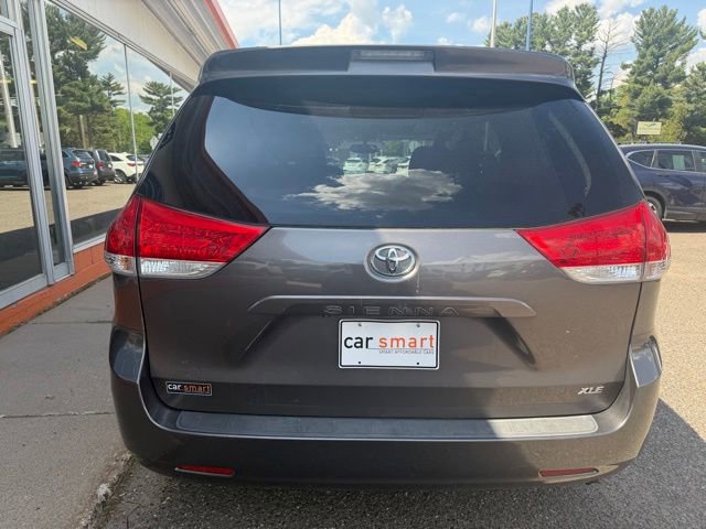 Used 2013 Toyota Sienna XLE FWD image 6